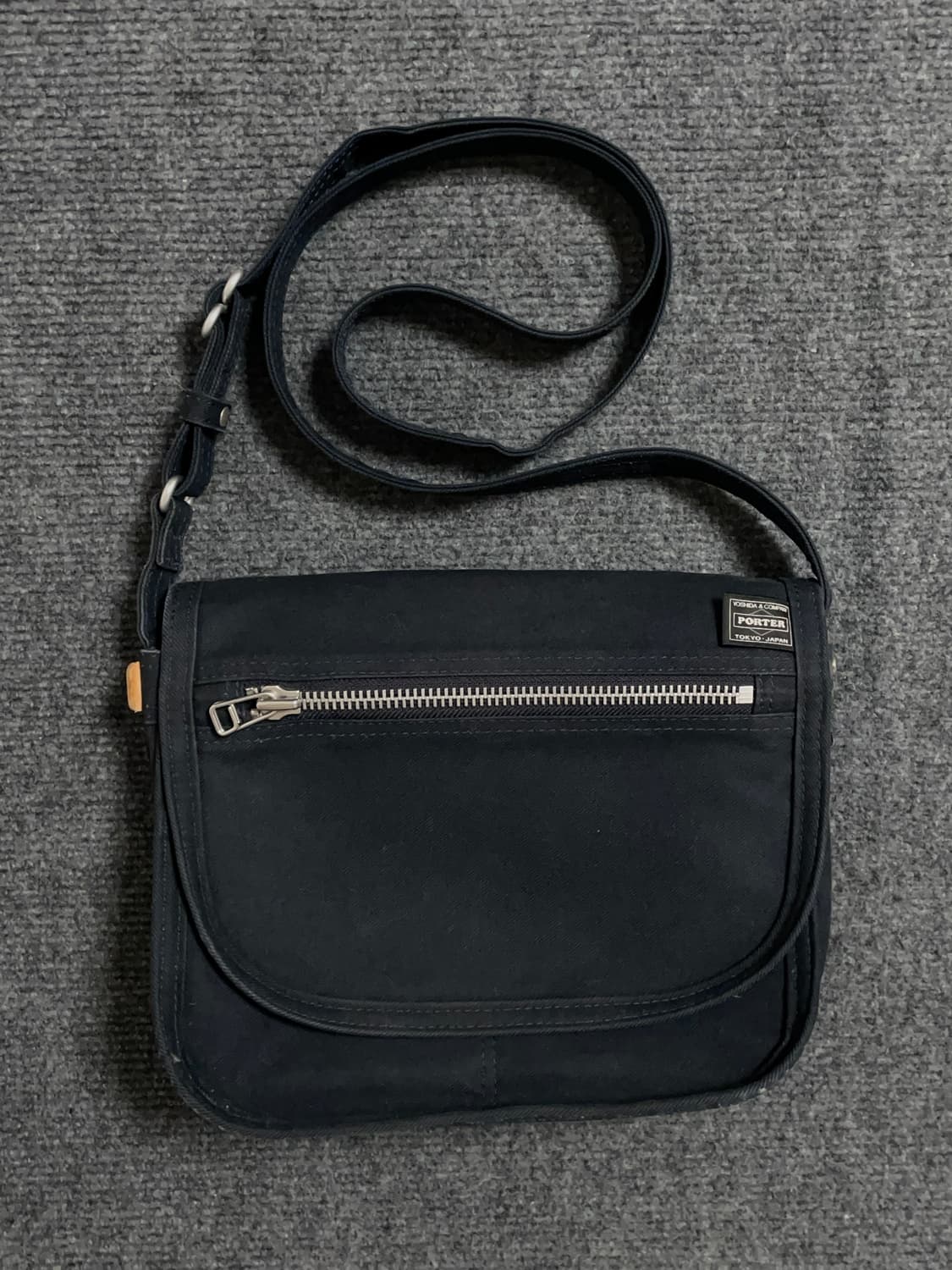 포터 네이비 메신저백 상품이미지1