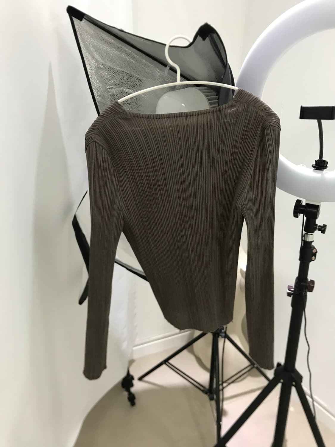Pleats wave grayish brown sleeve top 상품이미지3