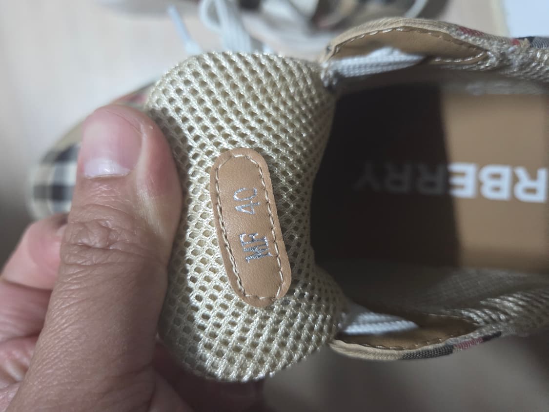 버버리 스니커즈 255 상품이미지3