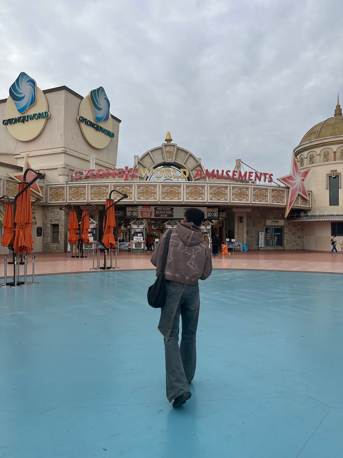 아필럭키 크롭 후디 상품이미지1