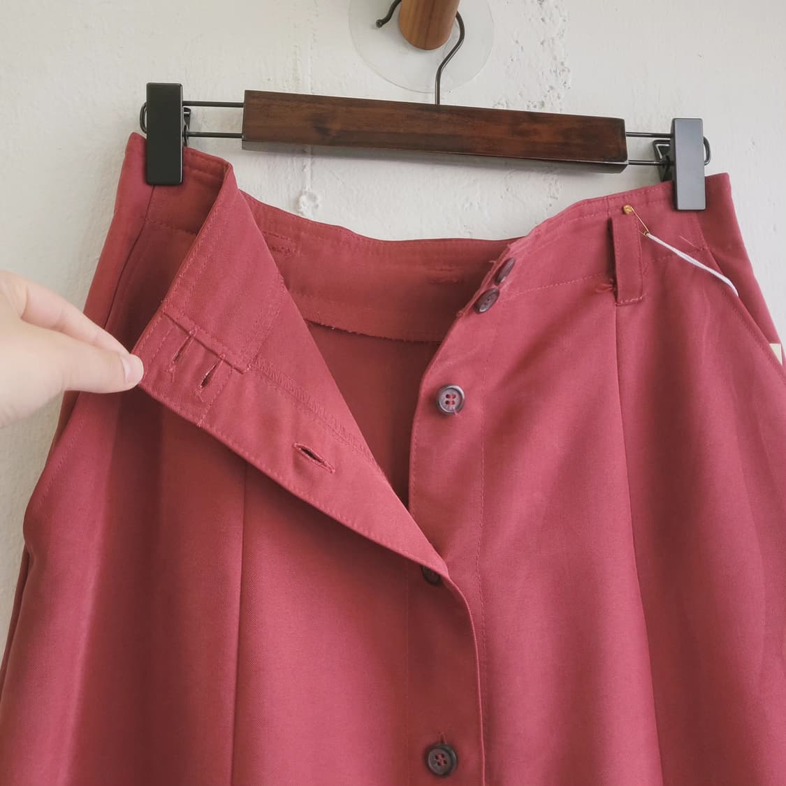 브릭레드 레이온 미디 스커트 상품이미지3