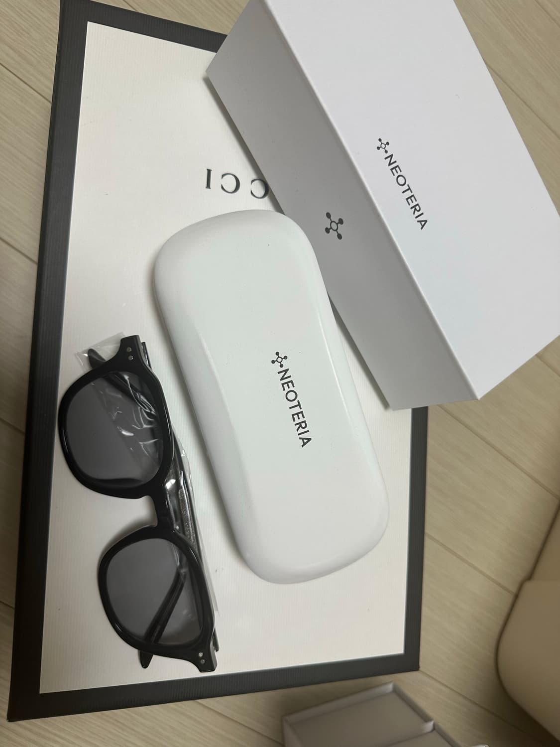 네오테리아 선글라스 블랙  상품이미지1