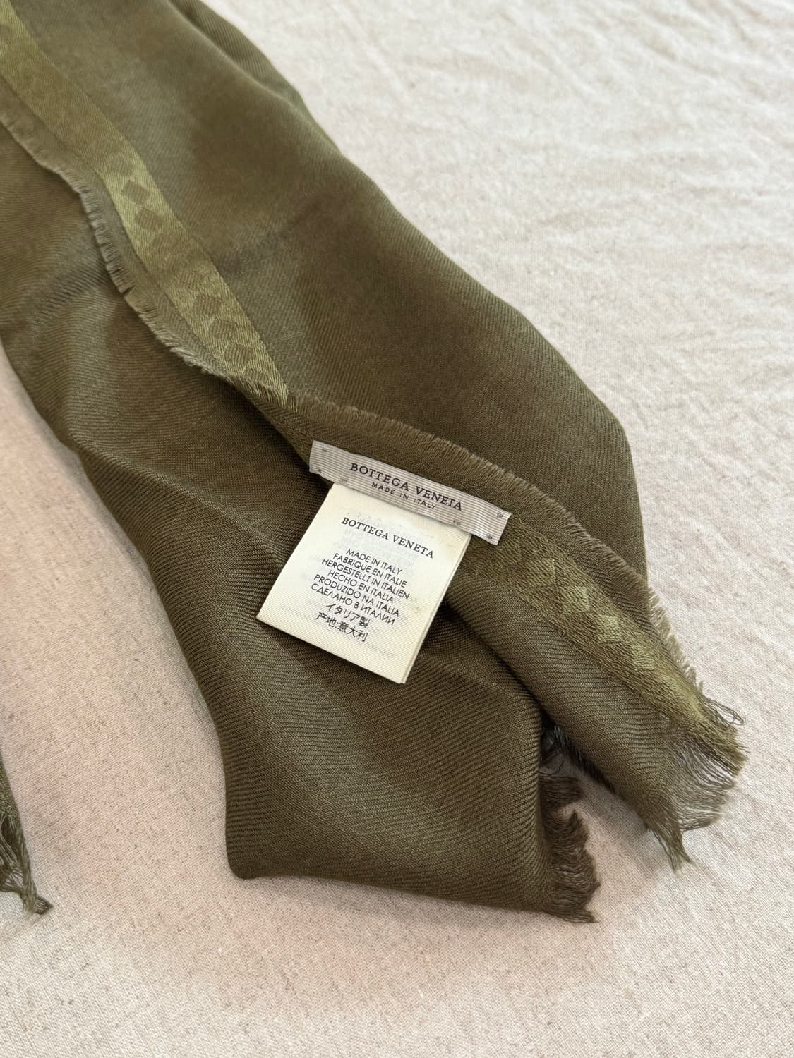 보테가베네타 캐시미어 실크 카키 머플러 상품이미지5