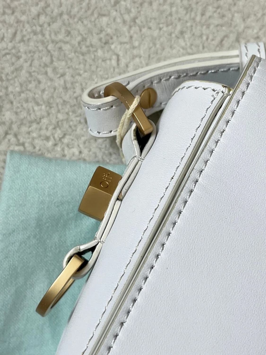 오프화이트 바인더 클립 화이트 가죽 숄더백 A1870 상품이미지4