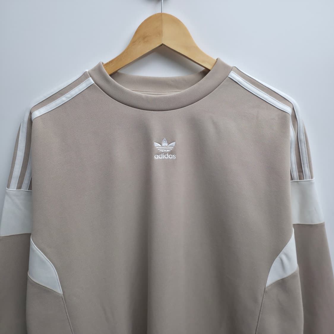 [L] 아디다스 맨투맨 베이지 상품이미지2