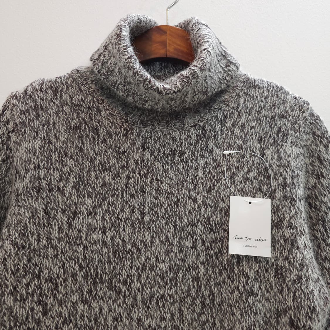 모헤어 브라운 그레이 컬러믹스 터틀넥 니트 상품이미지3