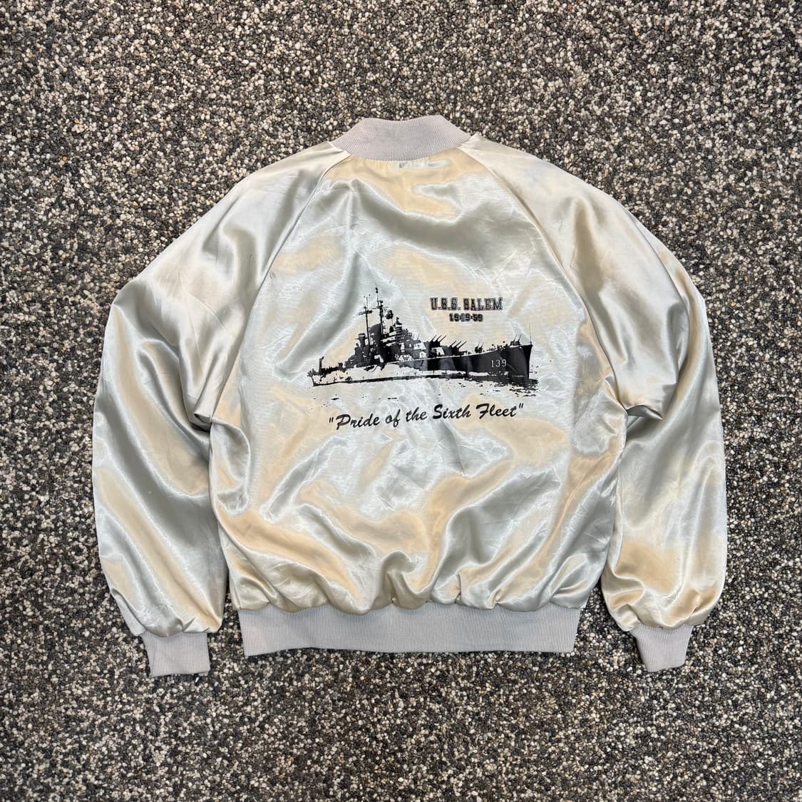 80s USS 미 해군 순양함 세일럼 새틴 봄버 자켓 made in US 상품이미지4