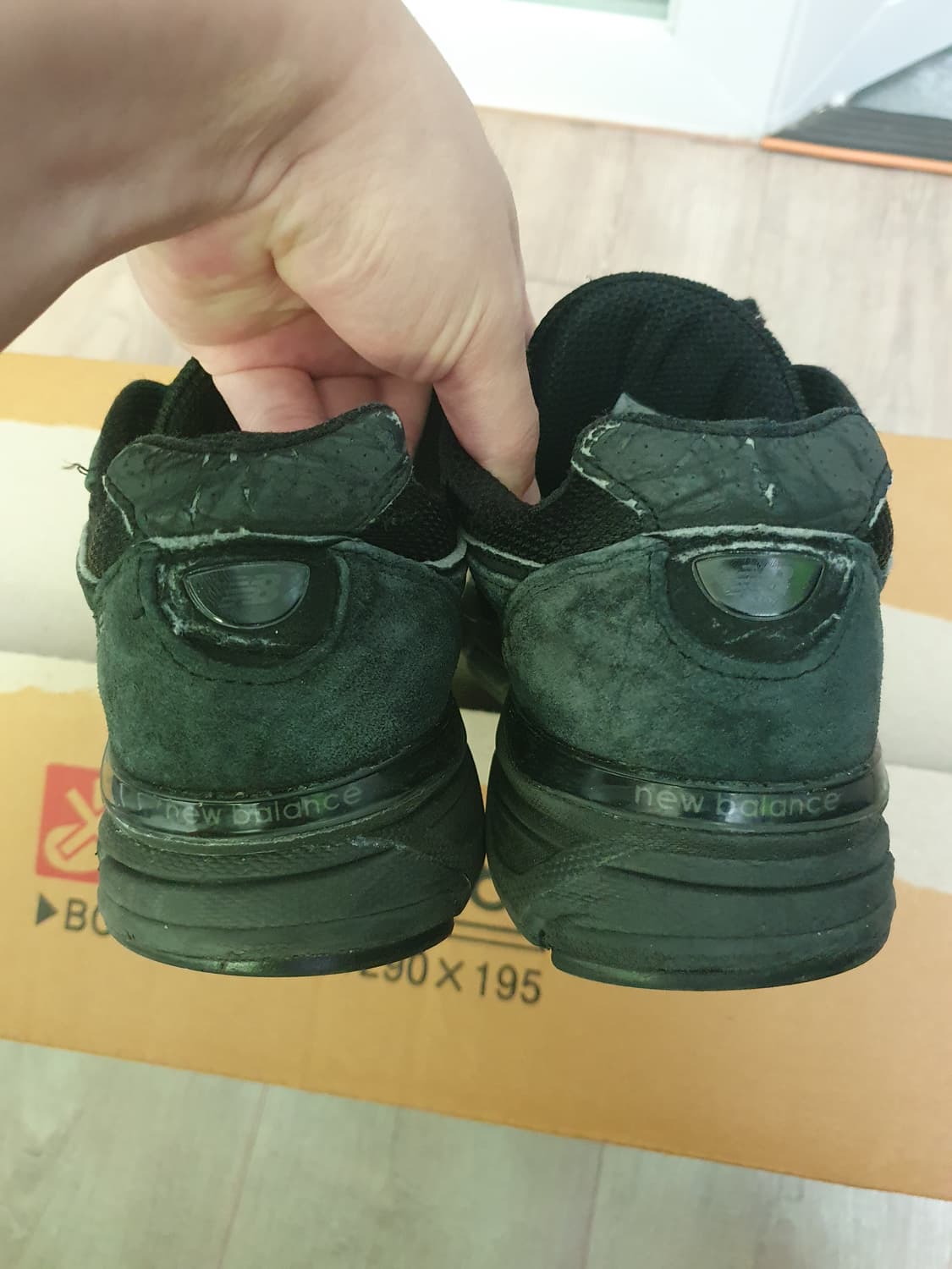 뉴발란스 990 v4 250 트리플블랙 m990bb4 상품이미지5