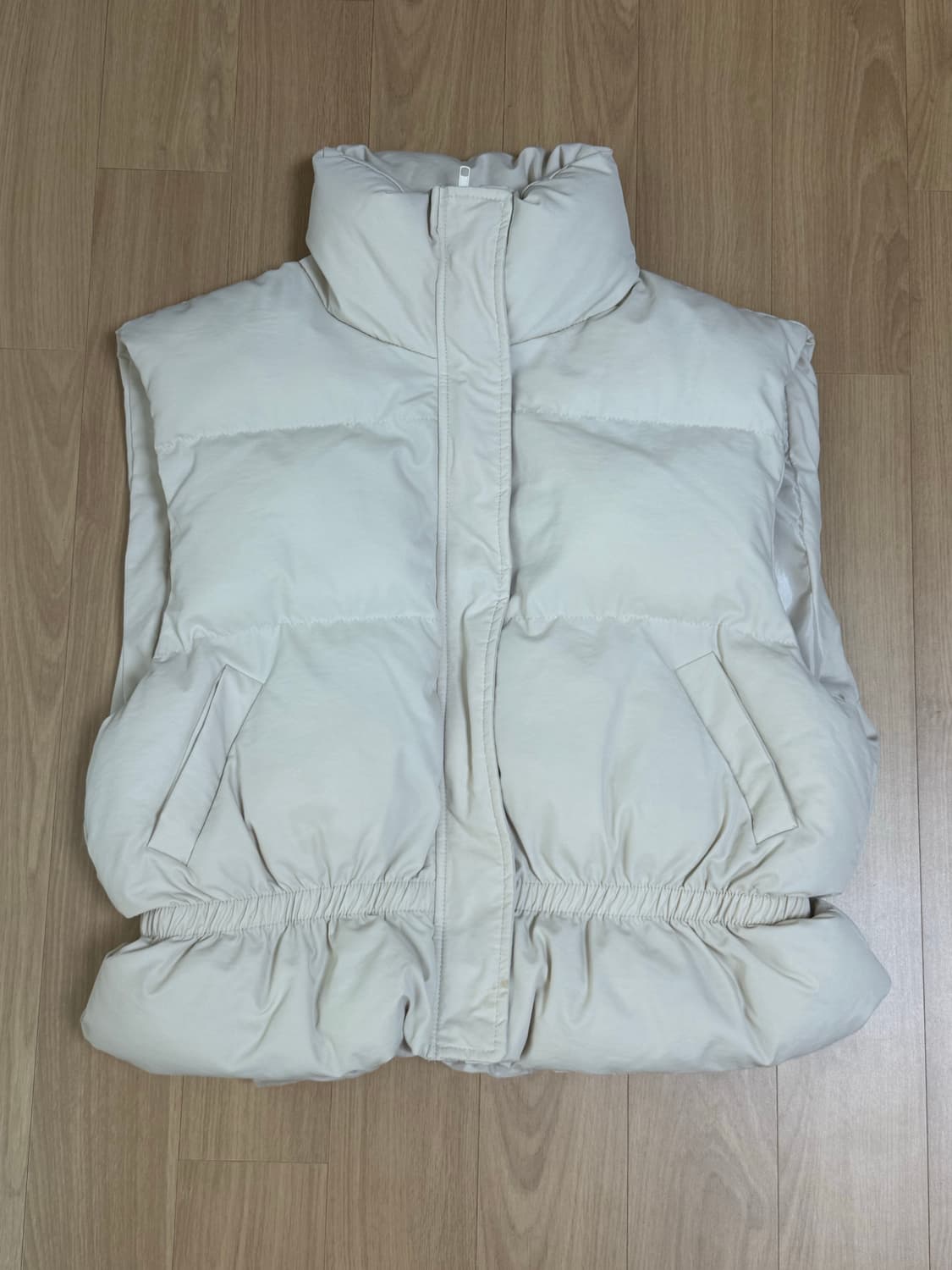 하이넥 패딩 조끼 아이보리 상품이미지1