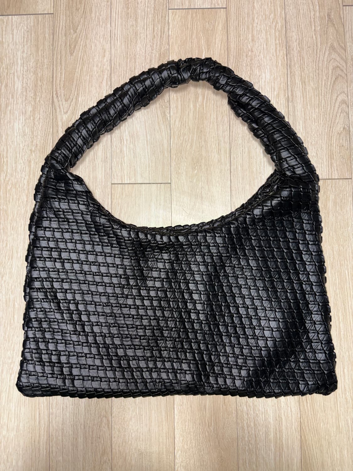 콰니 호보백 블랙 (한혜진 백) 상품이미지2