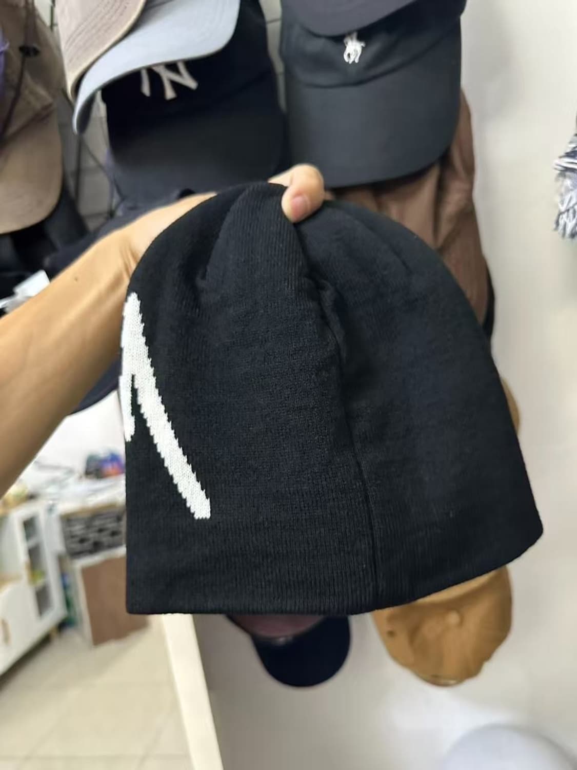 스투시 빅 로고 비니 블랙 상품이미지2