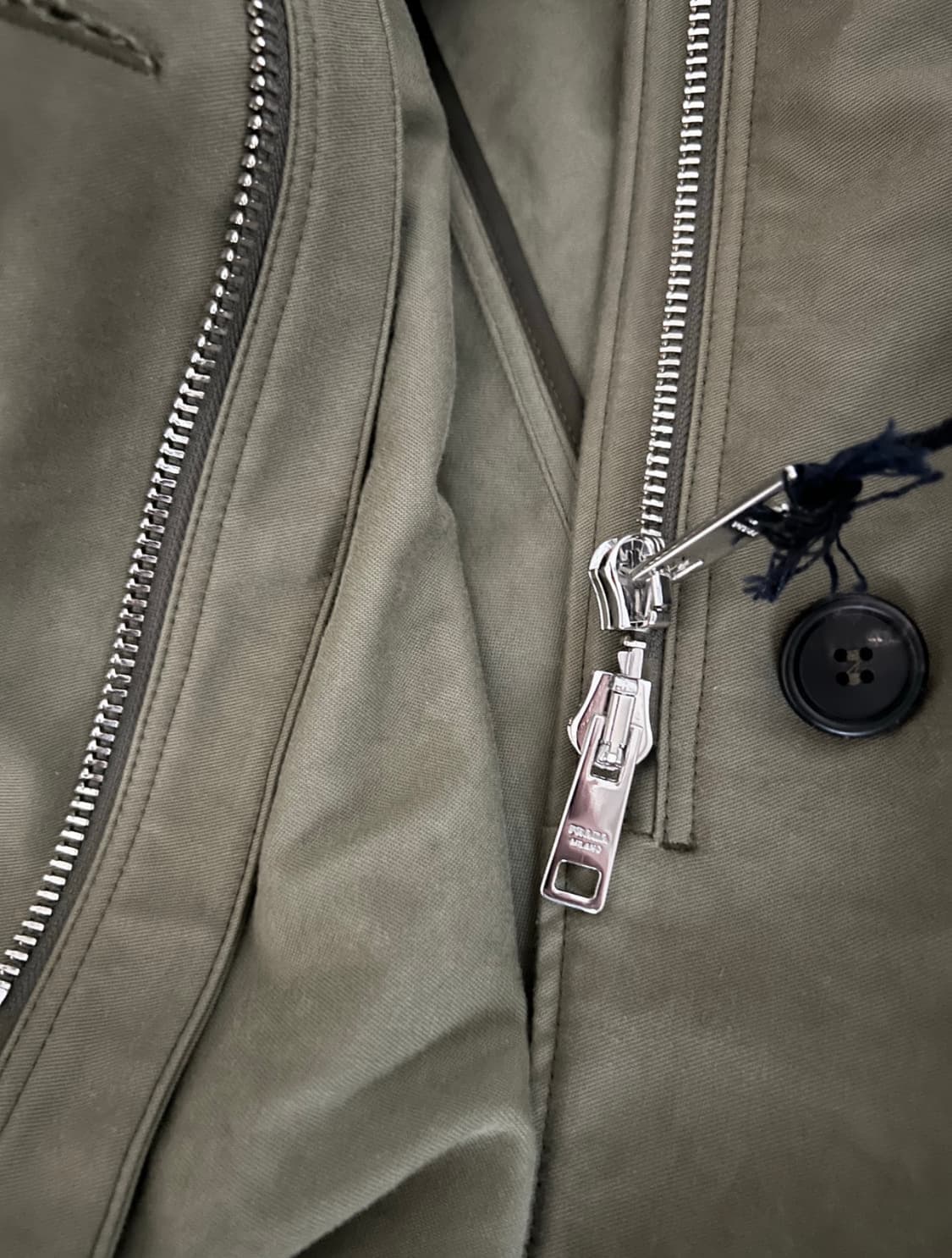 [38] FW23 프라다 후디드 맥시 파카 판매합니다 상품이미지5