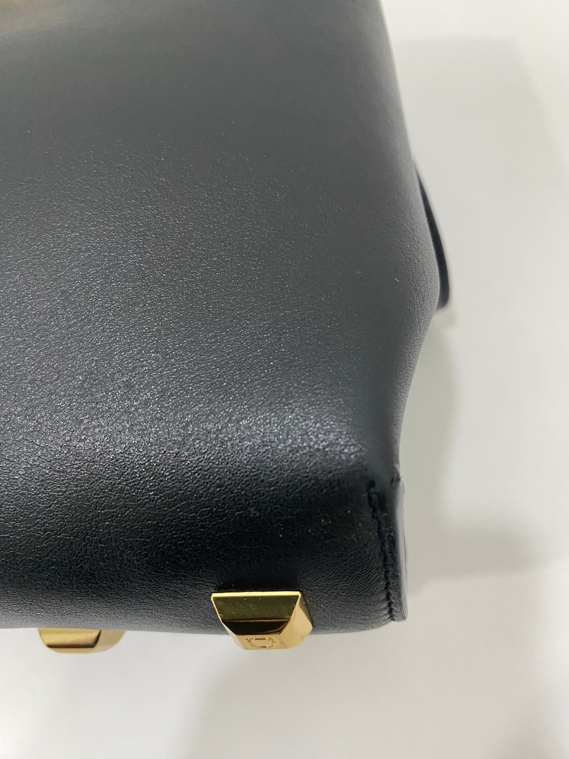 페라가모 스몰 스튜디오백 블랙 상품이미지7