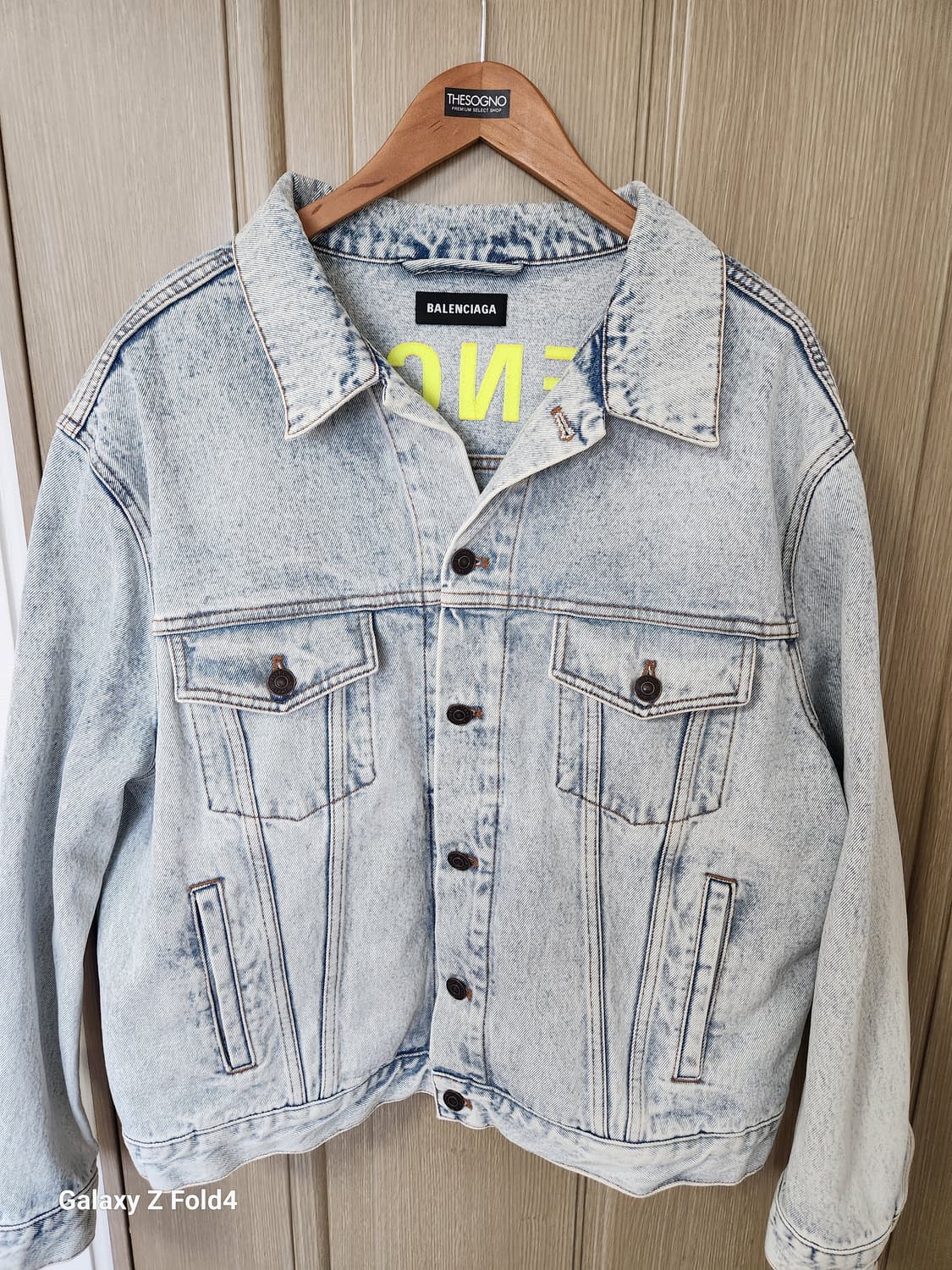 [정품]발렌시아가 백로고 형광색 워싱 데님 자켓 판매합니다. 상품이미지2