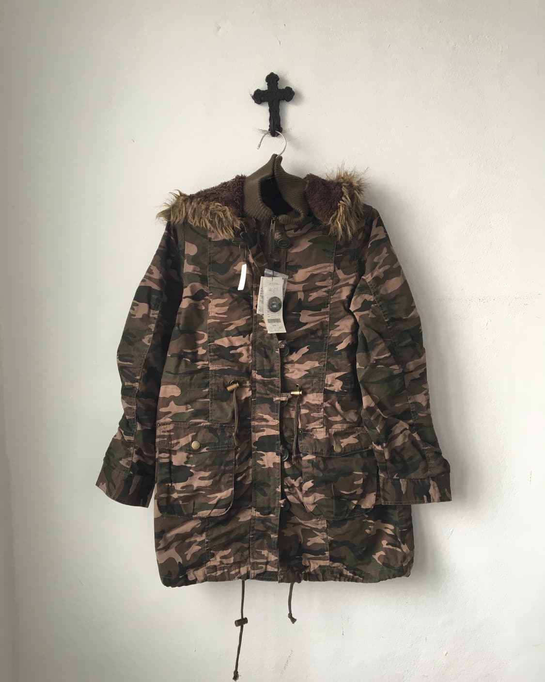 Fake fur hood camo pattern jacket 상품이미지2