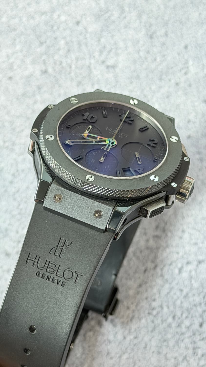 위블로 빅뱅 블랙 에디션 301.CX.134.RX 시계 판매합니다. 상품이미지2