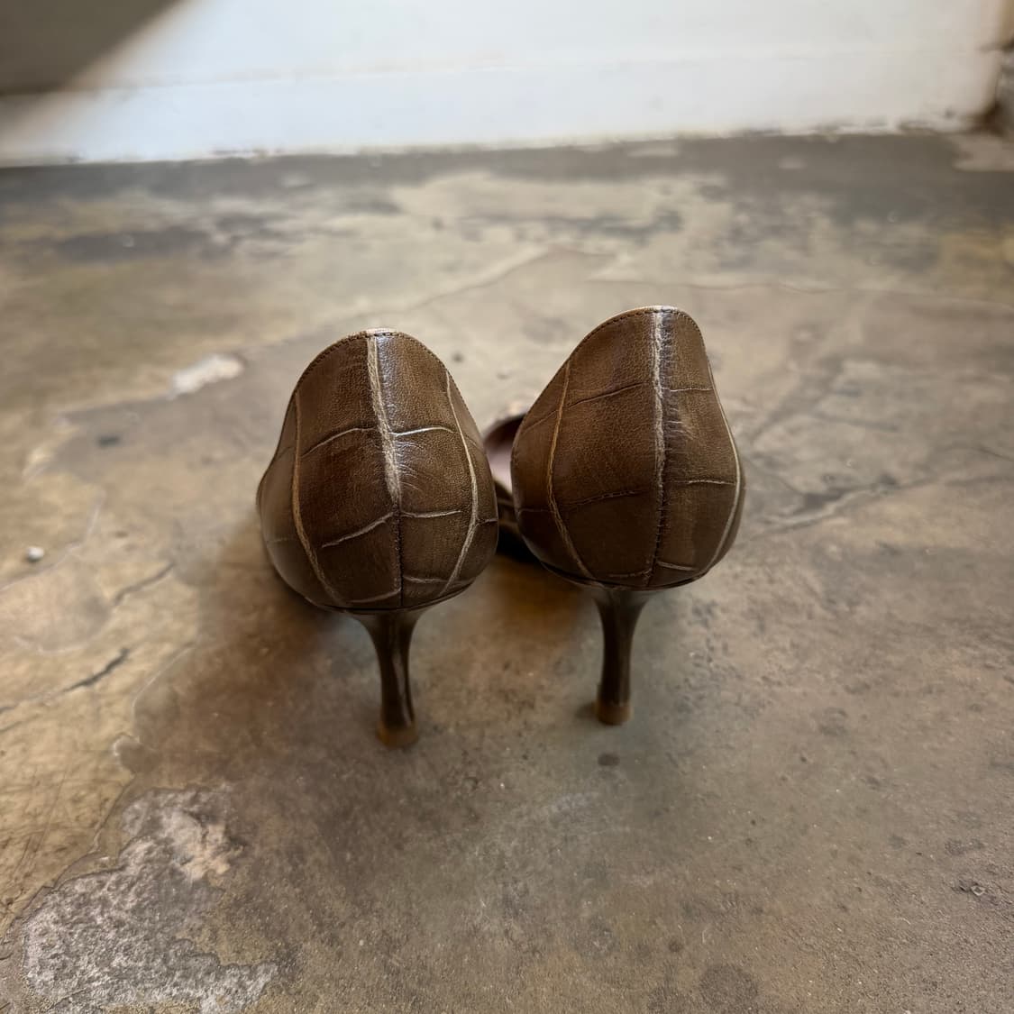 조르지오 알마니 크로커다일 엠보싱 스틸레토 키튼 힐 상품이미지4