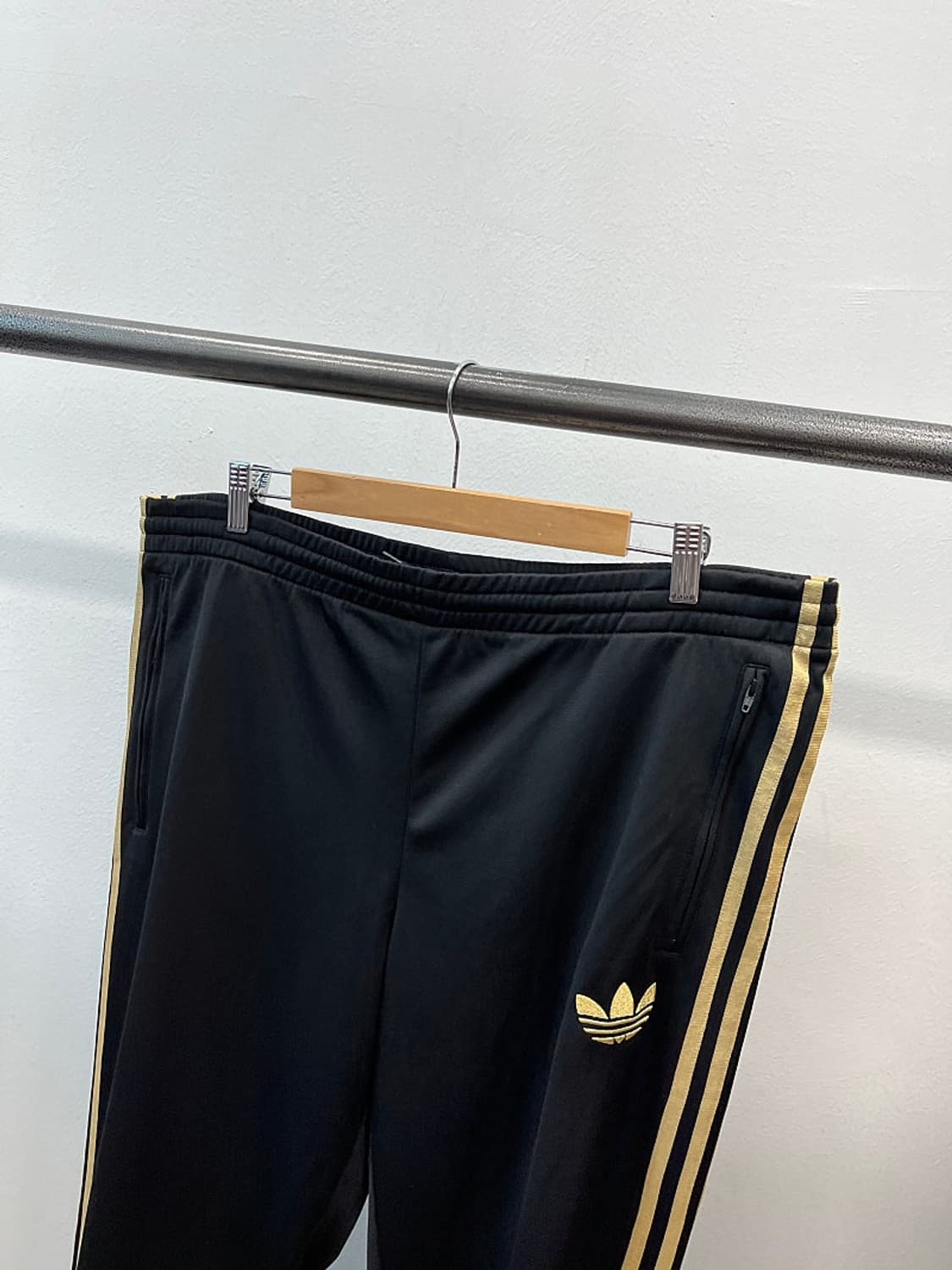 38) 아디다스 골드 삼선 트랙팬츠  상품이미지3