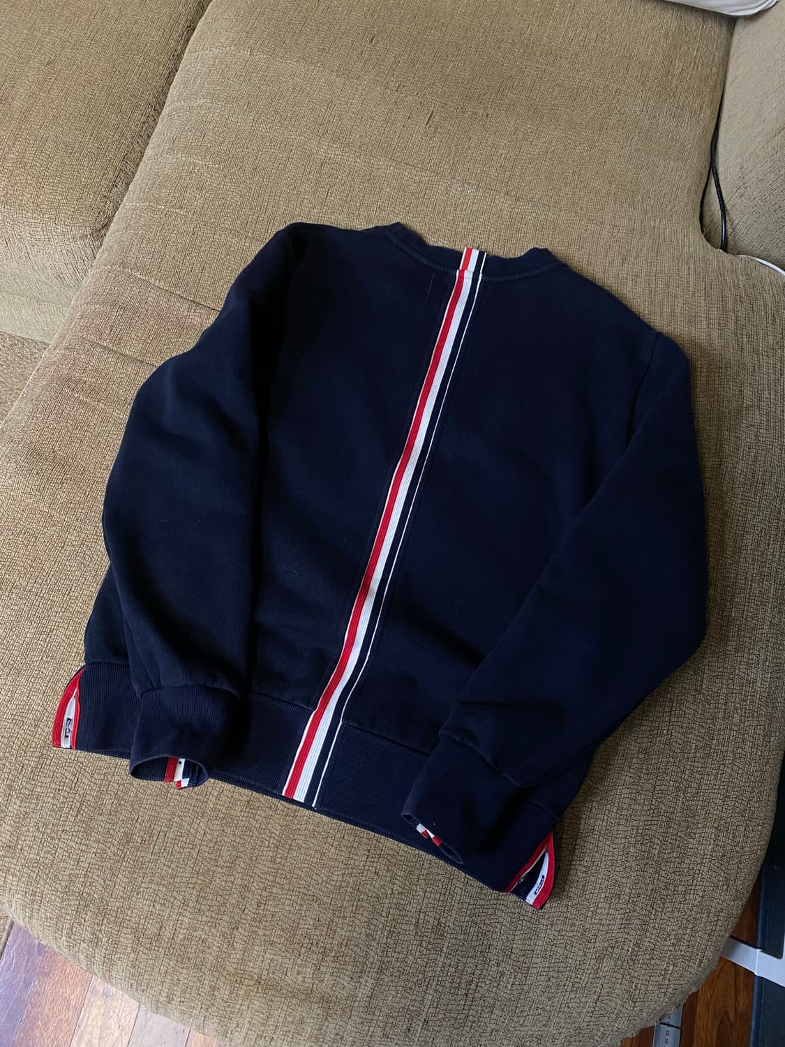 톰브라운 백삼선 스웻 맨투맨 ㅡ 95사이즈 상품이미지3