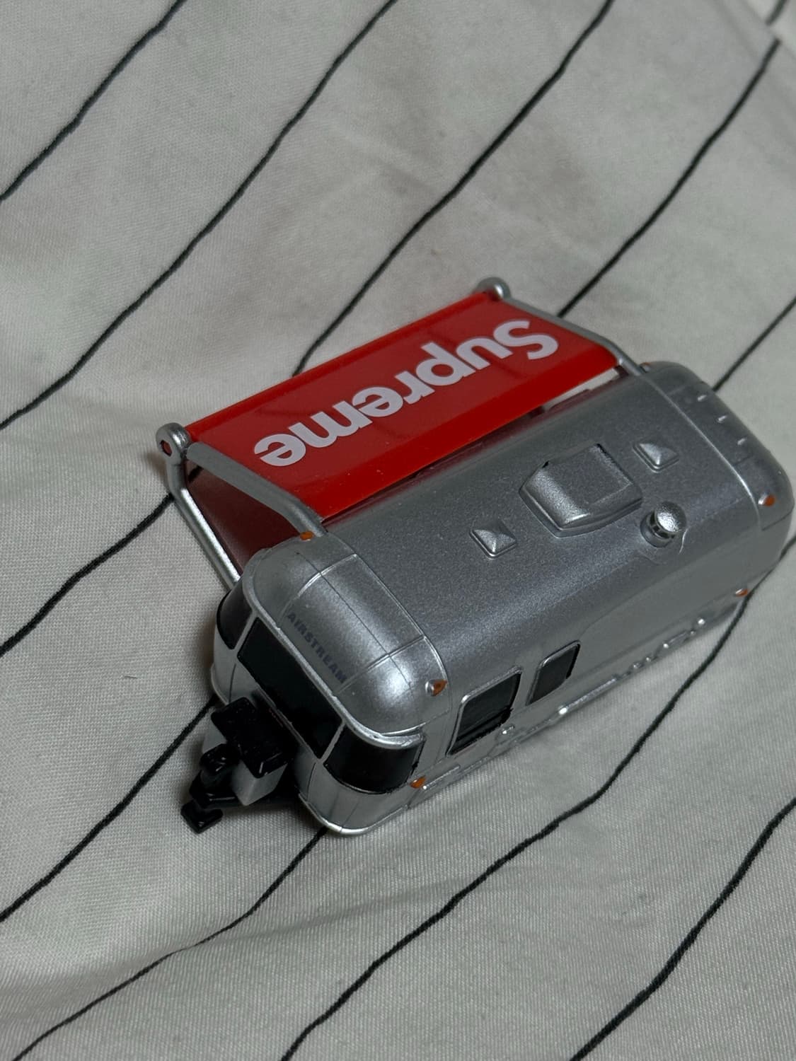 [개봉상품] 슈프림 가챠 턴테이블, 캠핑카 상품이미지4