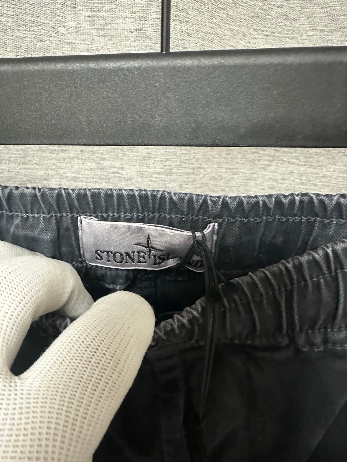 스톤아일랜드 올드이펙트 카고 조거팬츠 블랙 (32)  상품이미지3