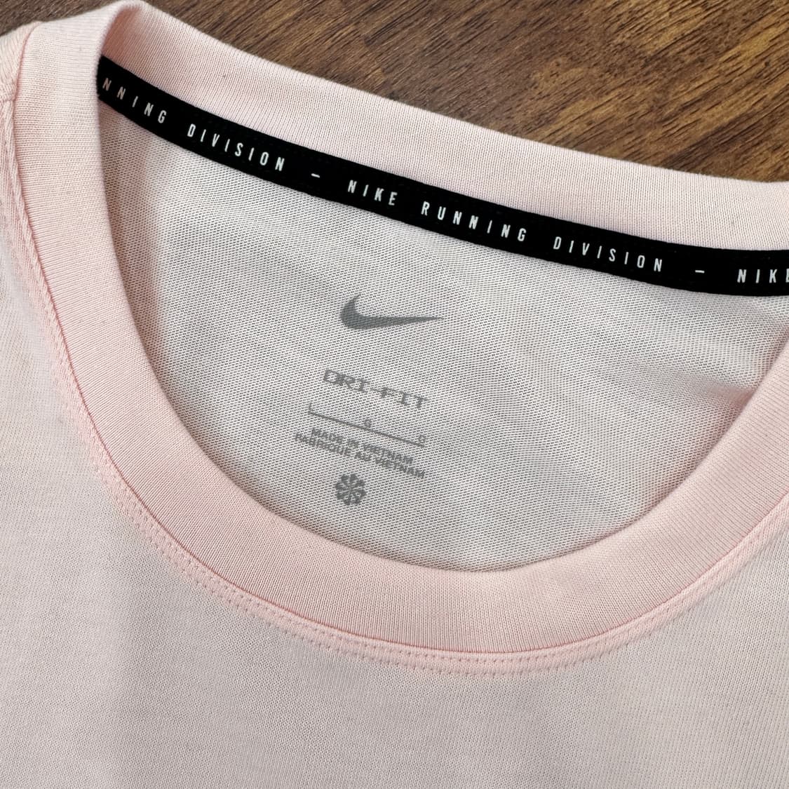 여성용 L 나이키 런닝 디비전 빅로고 라운드 티셔츠  상품이미지5