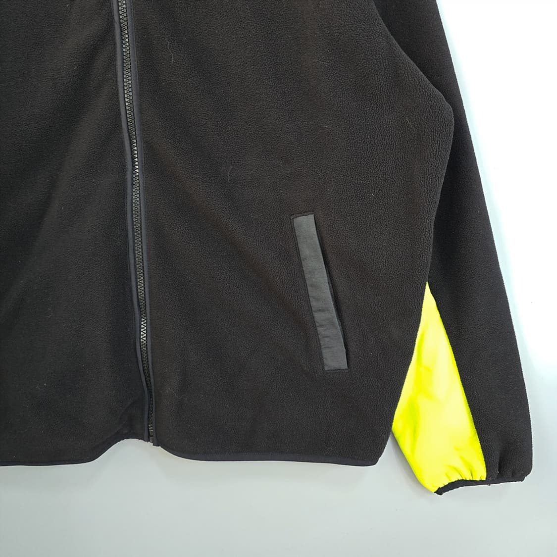 널디(NERDY) 배색 플리스 집업 블랙 M 상품이미지3