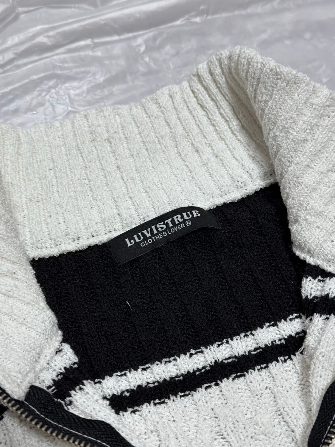 luv is true 러브이즈트루 크롭 니트 집업 상품이미지4