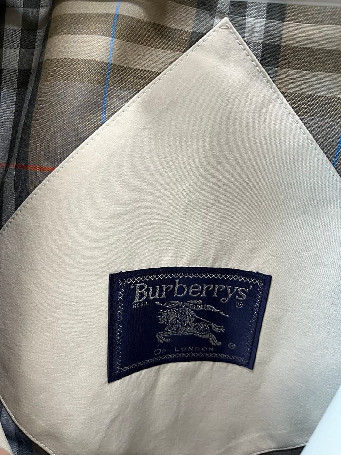 110-115) 버버리 견장 봄 트렌치코트 상품이미지4