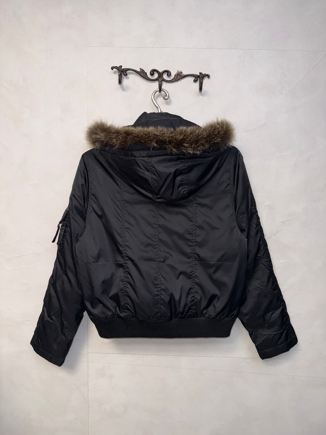 Calvin Klein black fur trimming bomber 상품이미지3