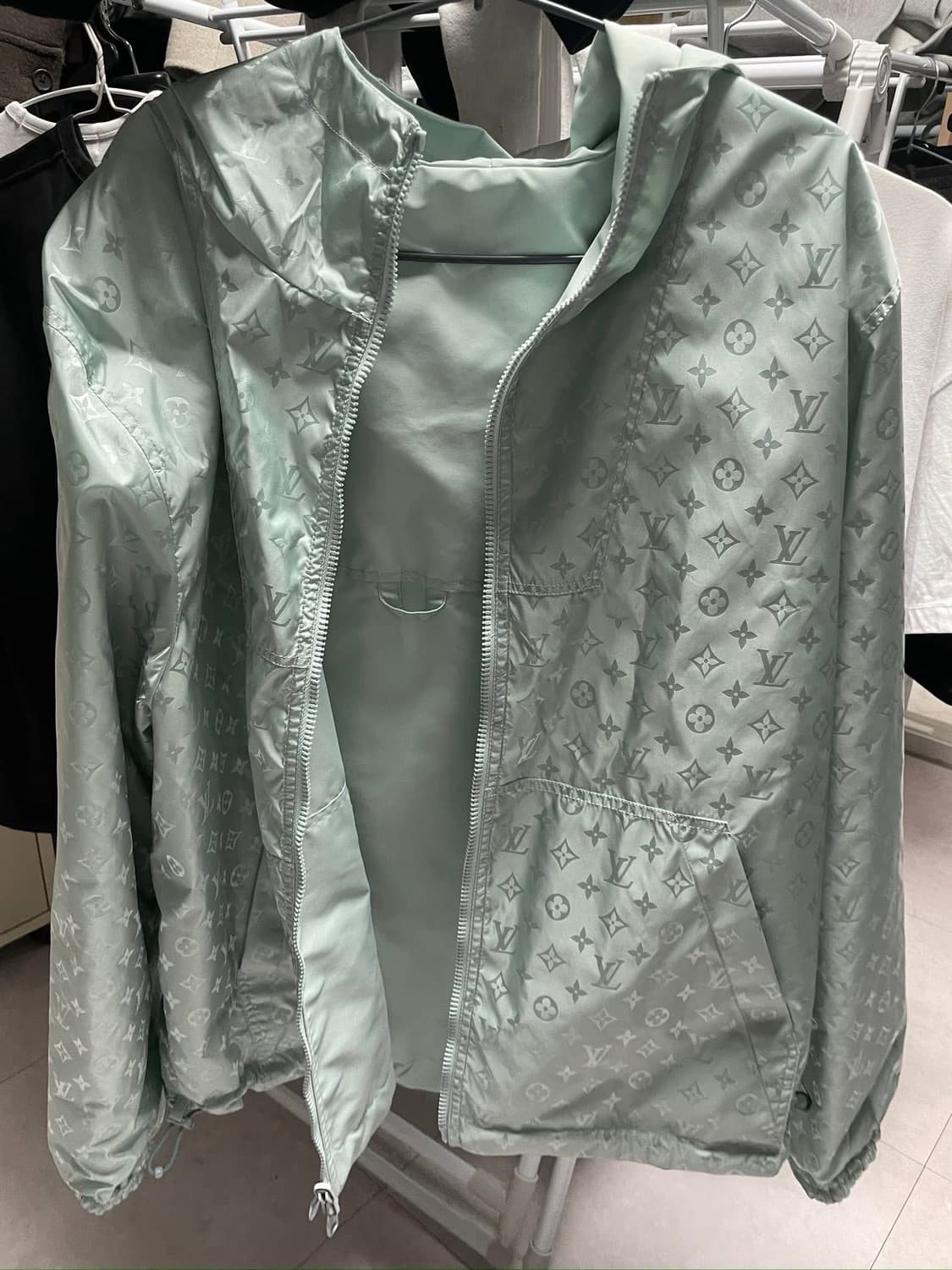 루이비통 모노그램 리버서블 바람막이 54 상품이미지1