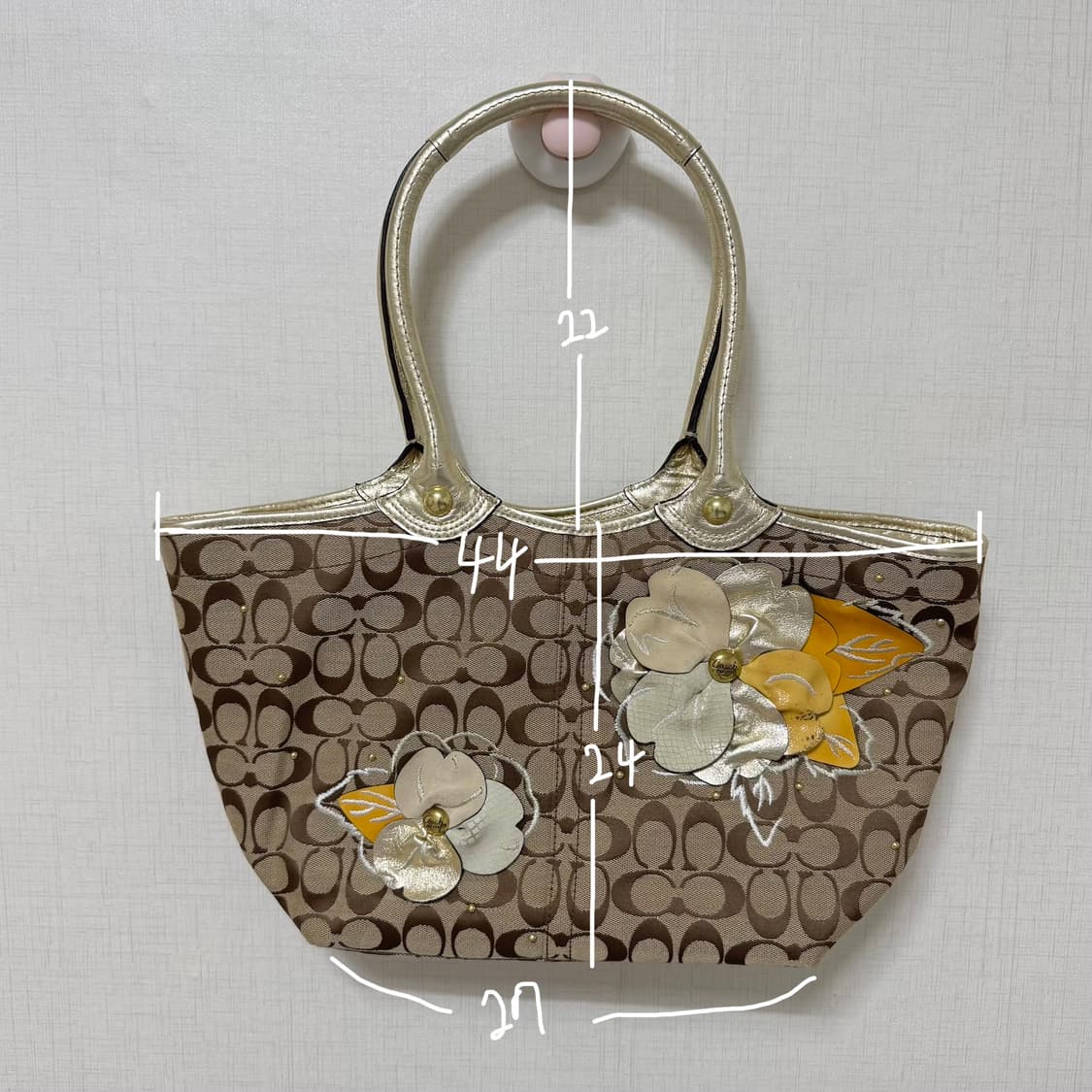 코치 플라워 숄더백 시그니처 로고 샴페인 골드 토트백 가방 +키링 상품이미지9