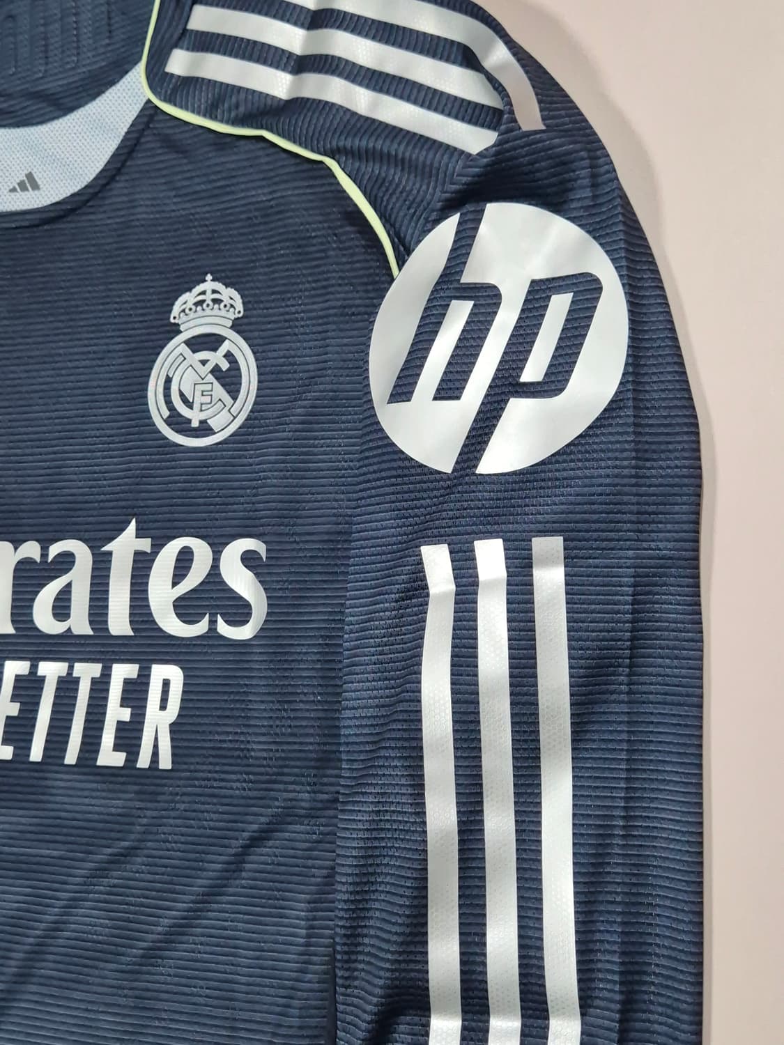 25-26 레알마드리드 어웨이킷 음바페 긴팔 유니폼 XL 상품이미지5