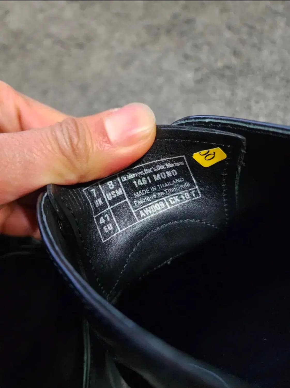 닥터마틴 모노 블랙 색상 UK7 사이즈 상품이미지6