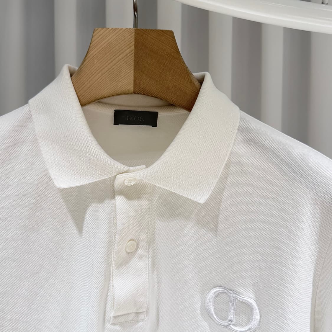 (A+/L) / 디올 아이콘 로고 폴로 반팔 셔츠 화이트 상품이미지4