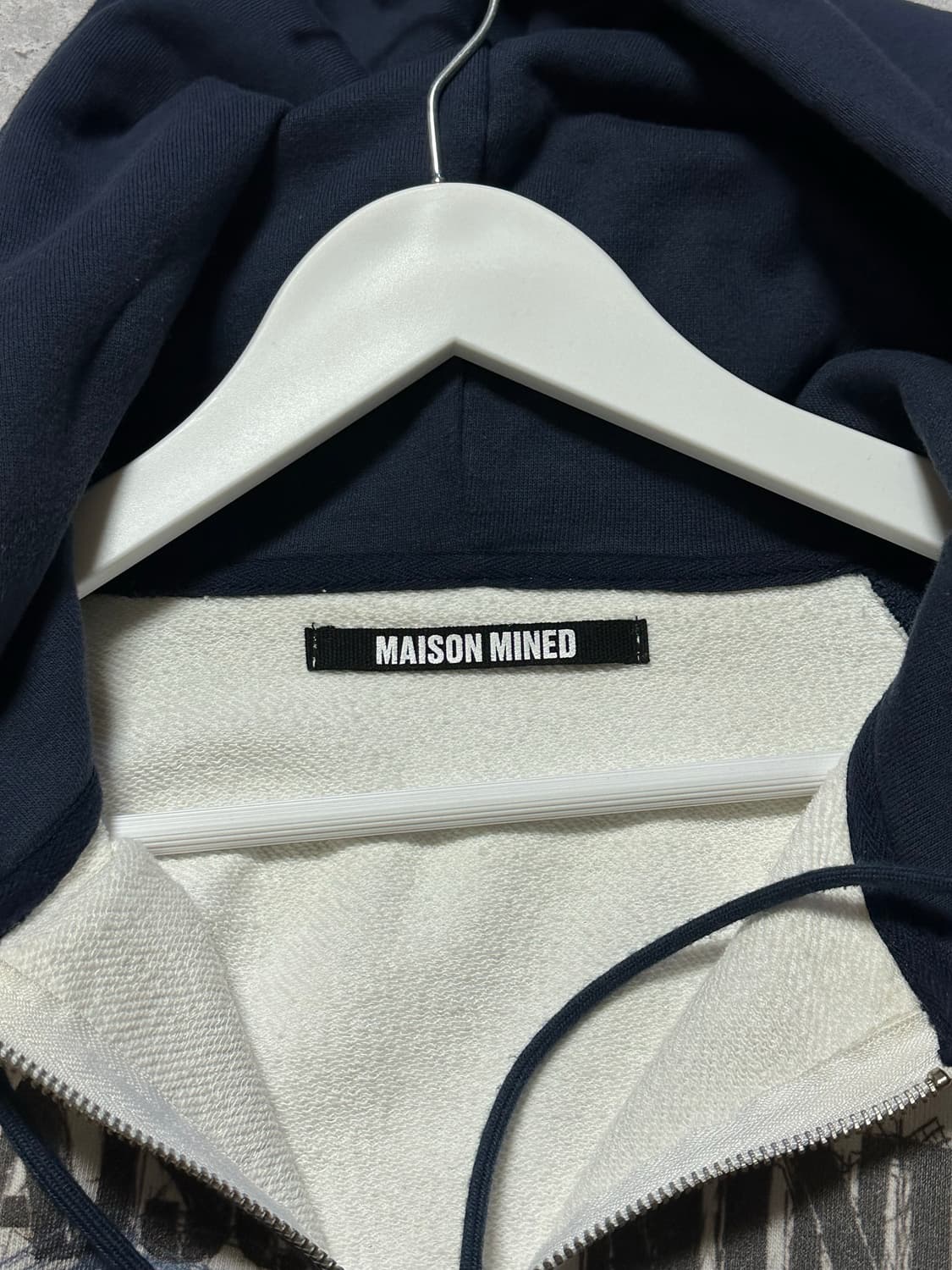 메종미네드 하트 배색 스웻 후드집업 상품이미지5