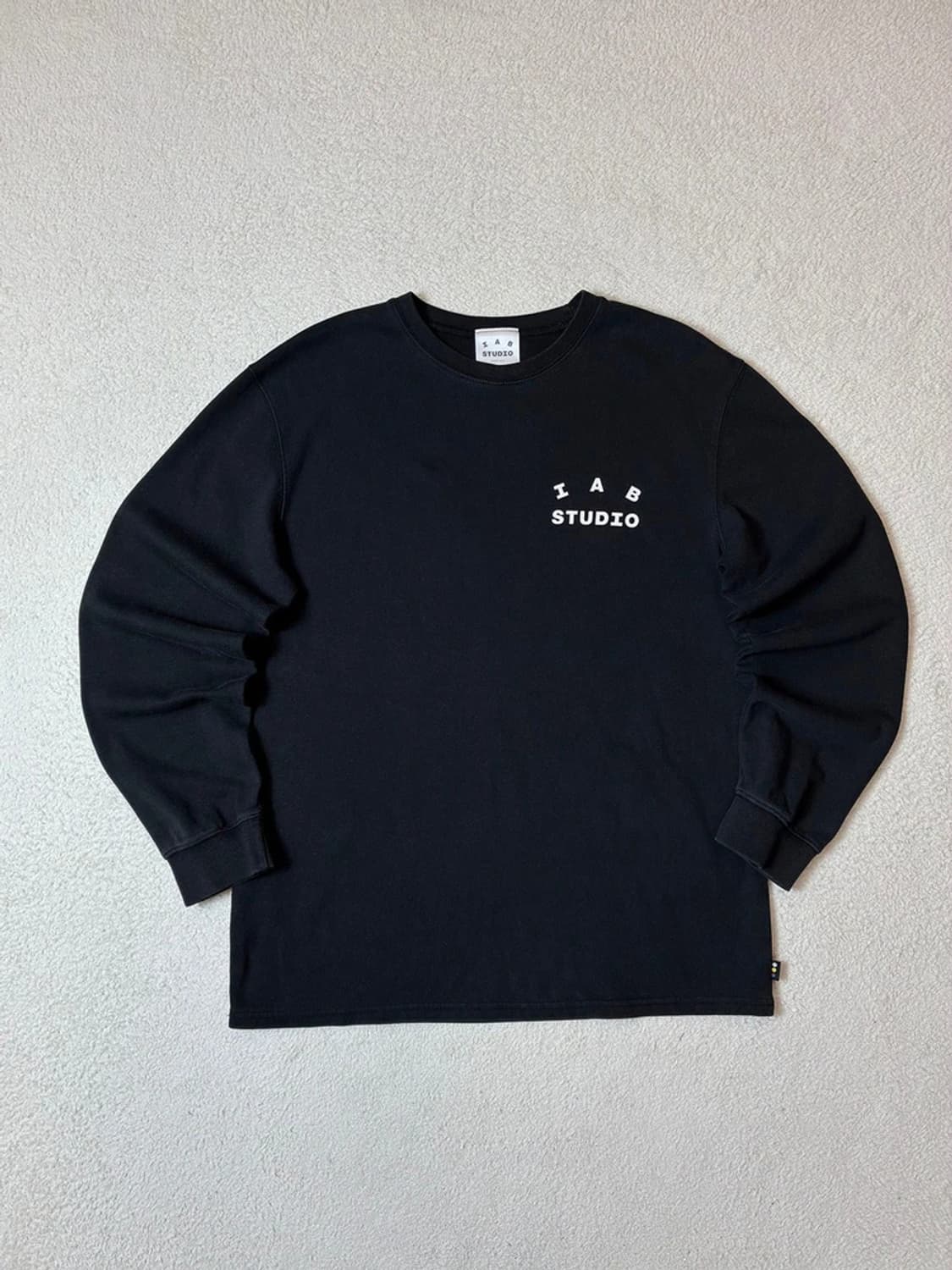 아이앱스튜디오 오버핏 헤비코튼 빅프린팅 맨투맨 PN6936 상품이미지4