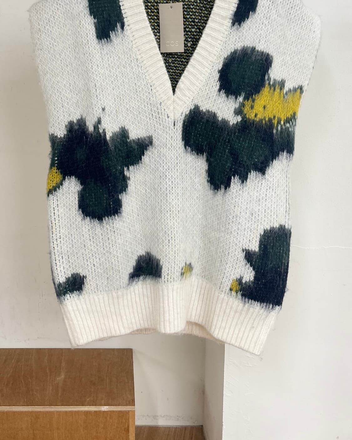 코스 화이트 모헤어 혼방 니트 베스트 상품이미지5