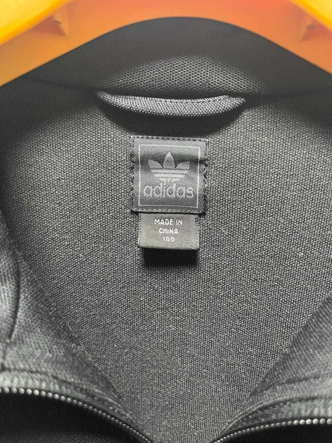 아디다스 검빨져지 M (우주 매물) 상품이미지3