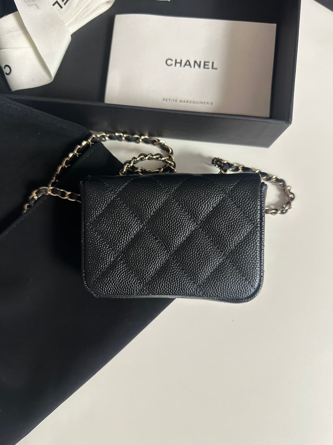 샤넬 클래식 벨트백 블랙 (31번대) 상품이미지3