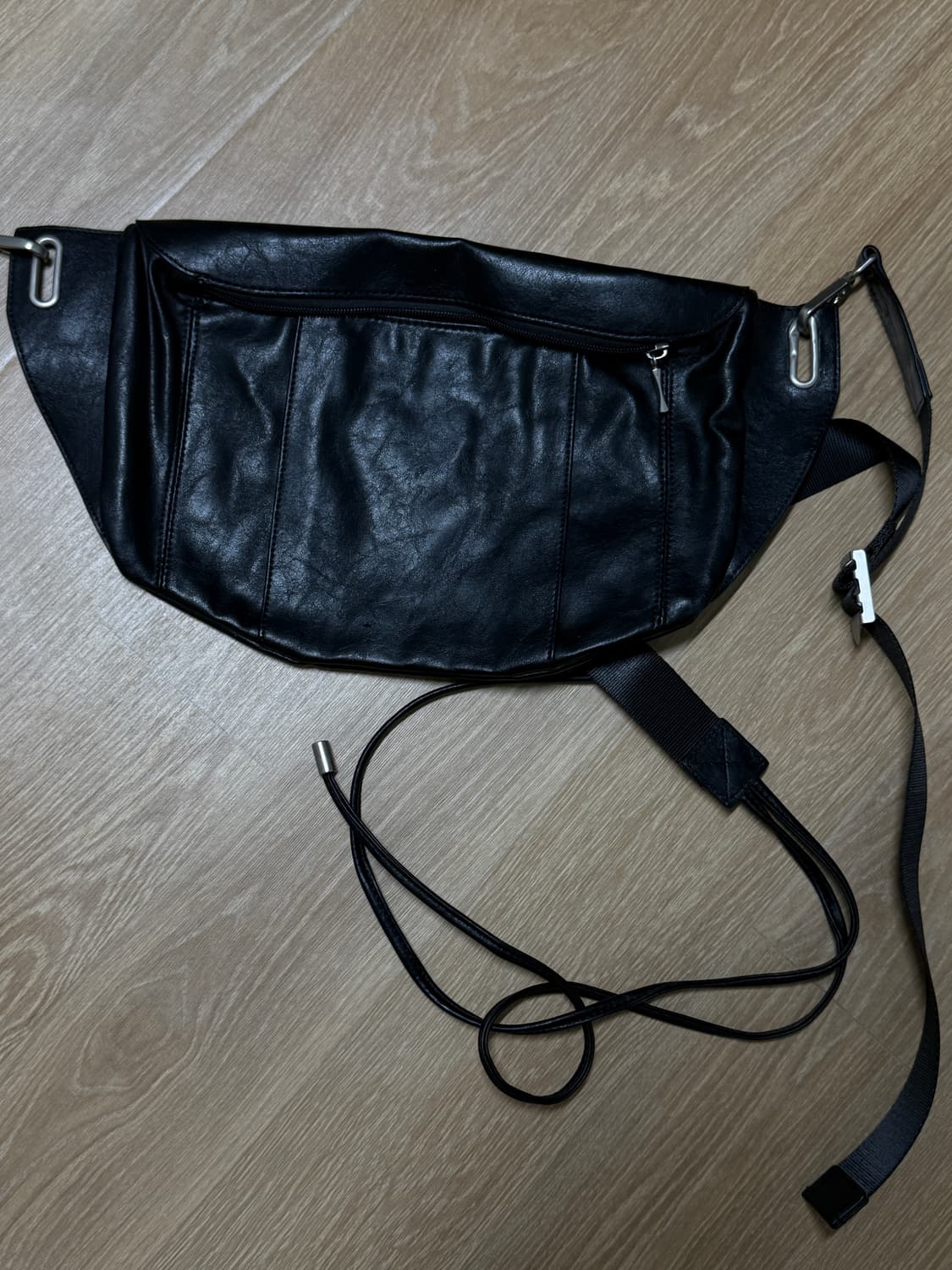 레더리 크랙드 스티치 슬링백 [BLACK] 상품이미지2