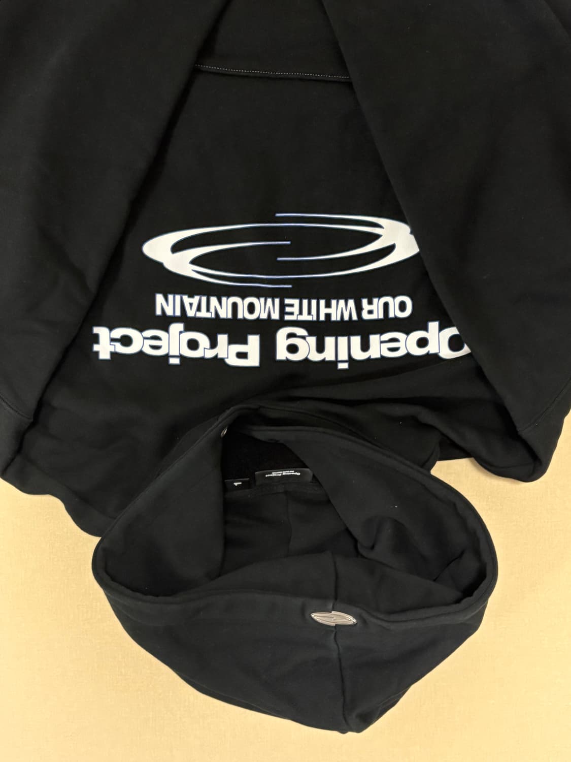 오프닝프로젝트 후드티 상품이미지3