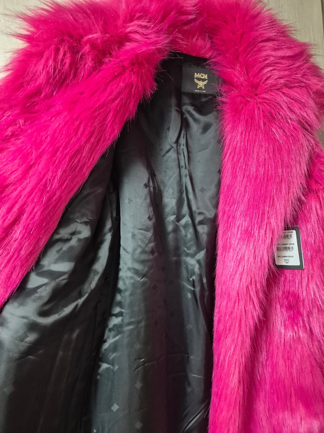 (새제품) MCM 엠씨엠 핫핑크  에코퍼 자켓 털코트 상품이미지5