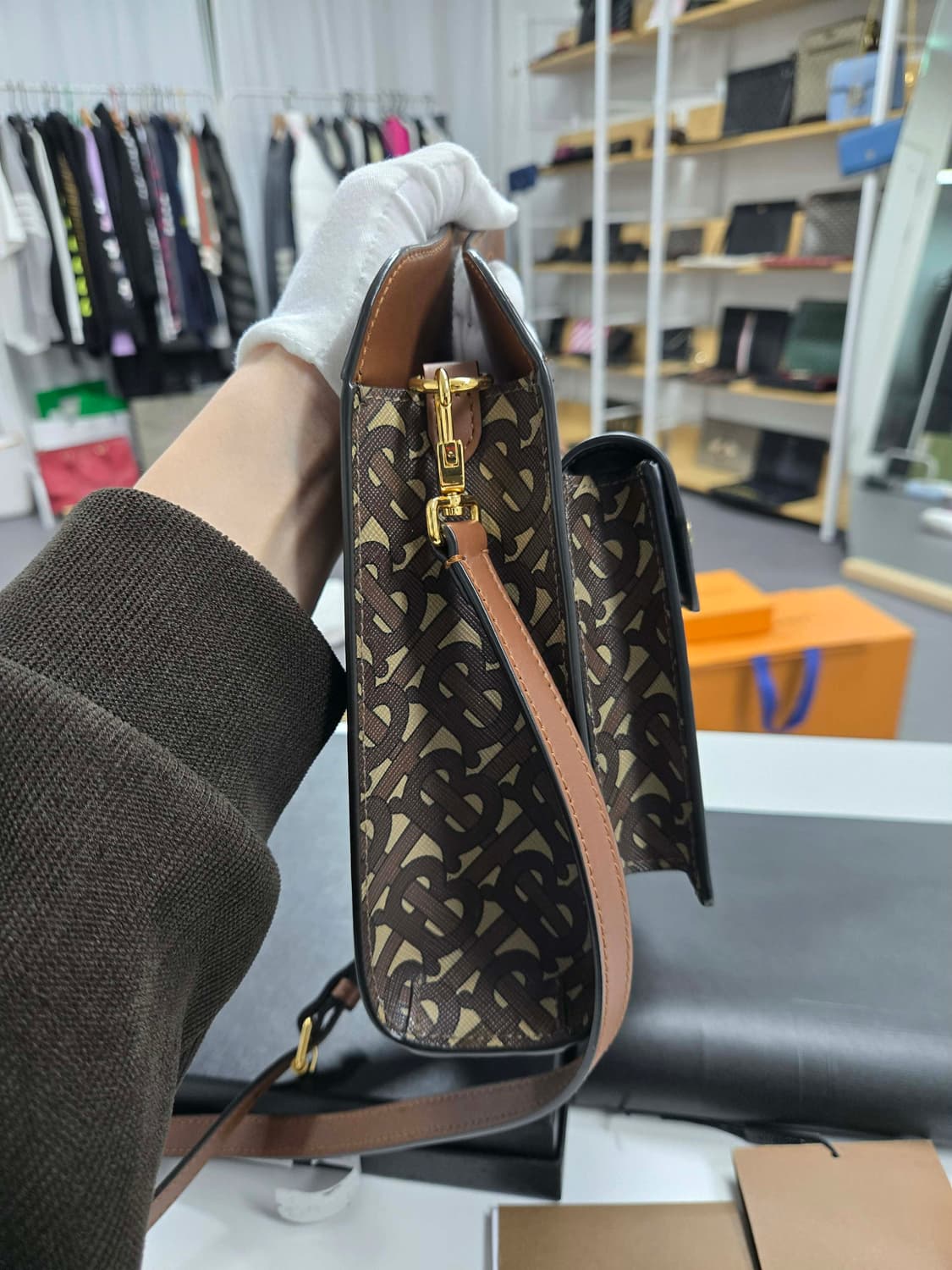 [40%할인] 버버리 스프라이트 토트 숄더백 상품이미지3