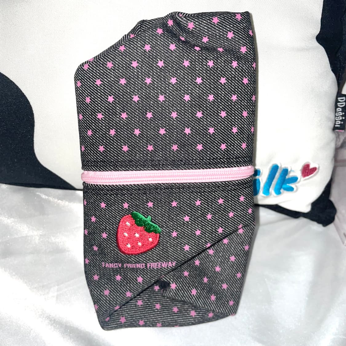 고전) 딸기 폴더블 펜슬 파우치 상품이미지1