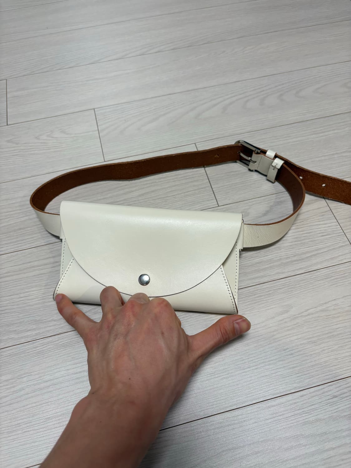 COS 코스 힙색 웨이스트 크로스 백 화이트 상품이미지2