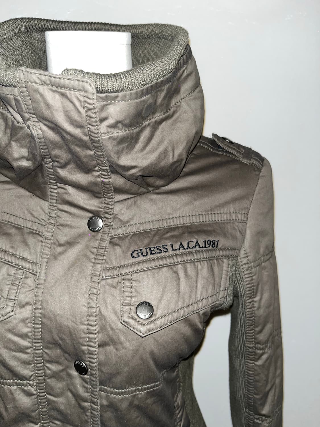 Guess khaki padded jacket 상품이미지4