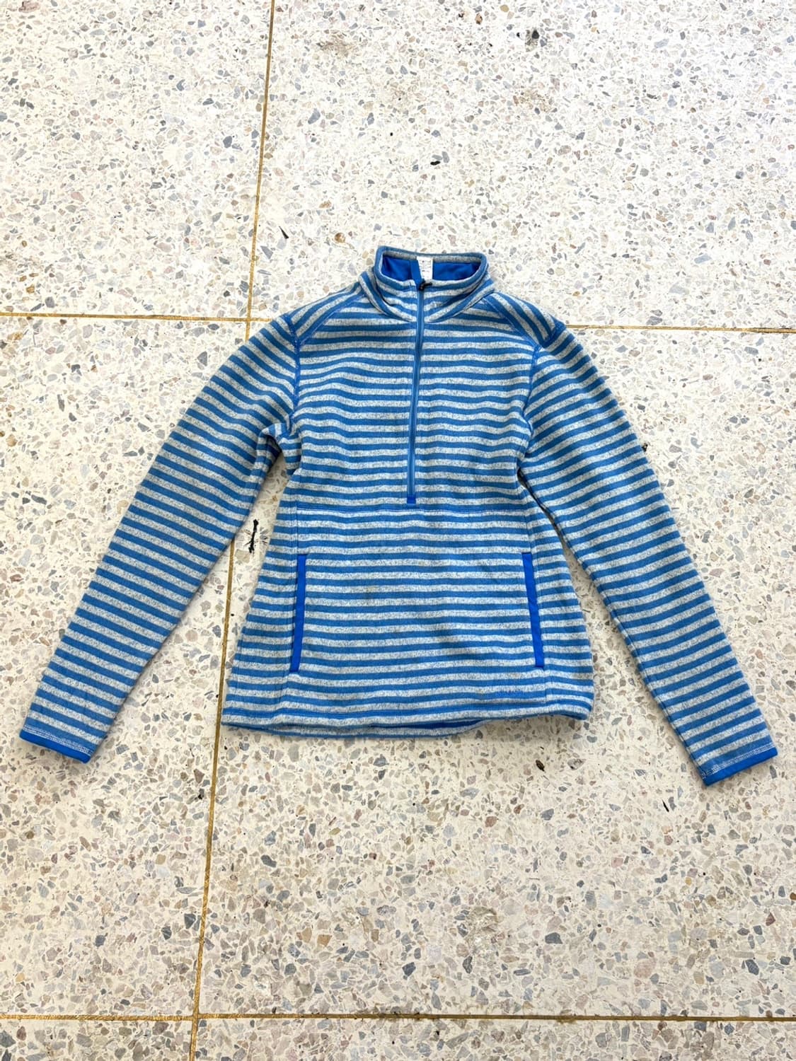 파타고니아 스트라이프 반집업 상품이미지5