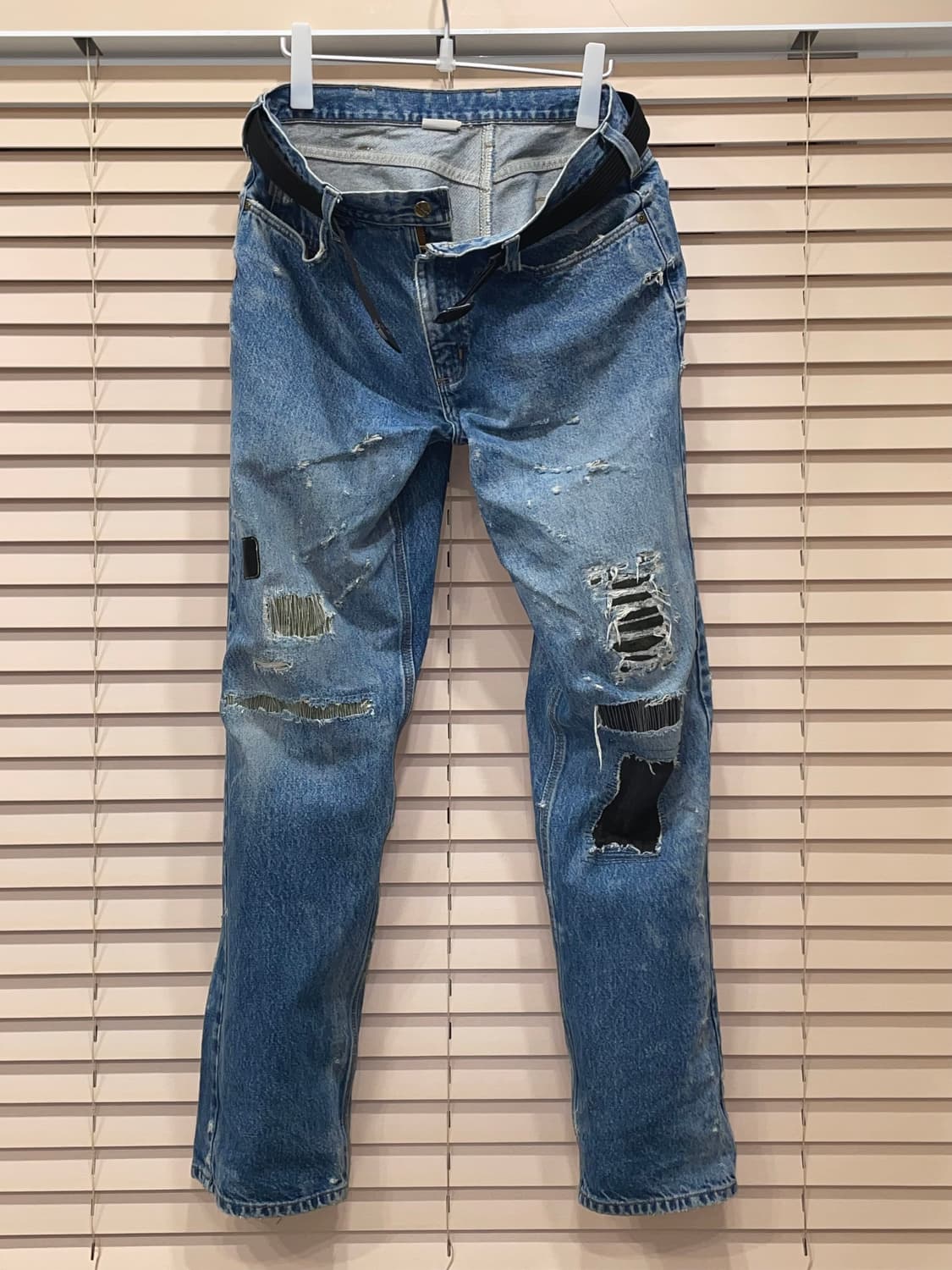 carhartt- battleworn ripped denim 상품이미지3