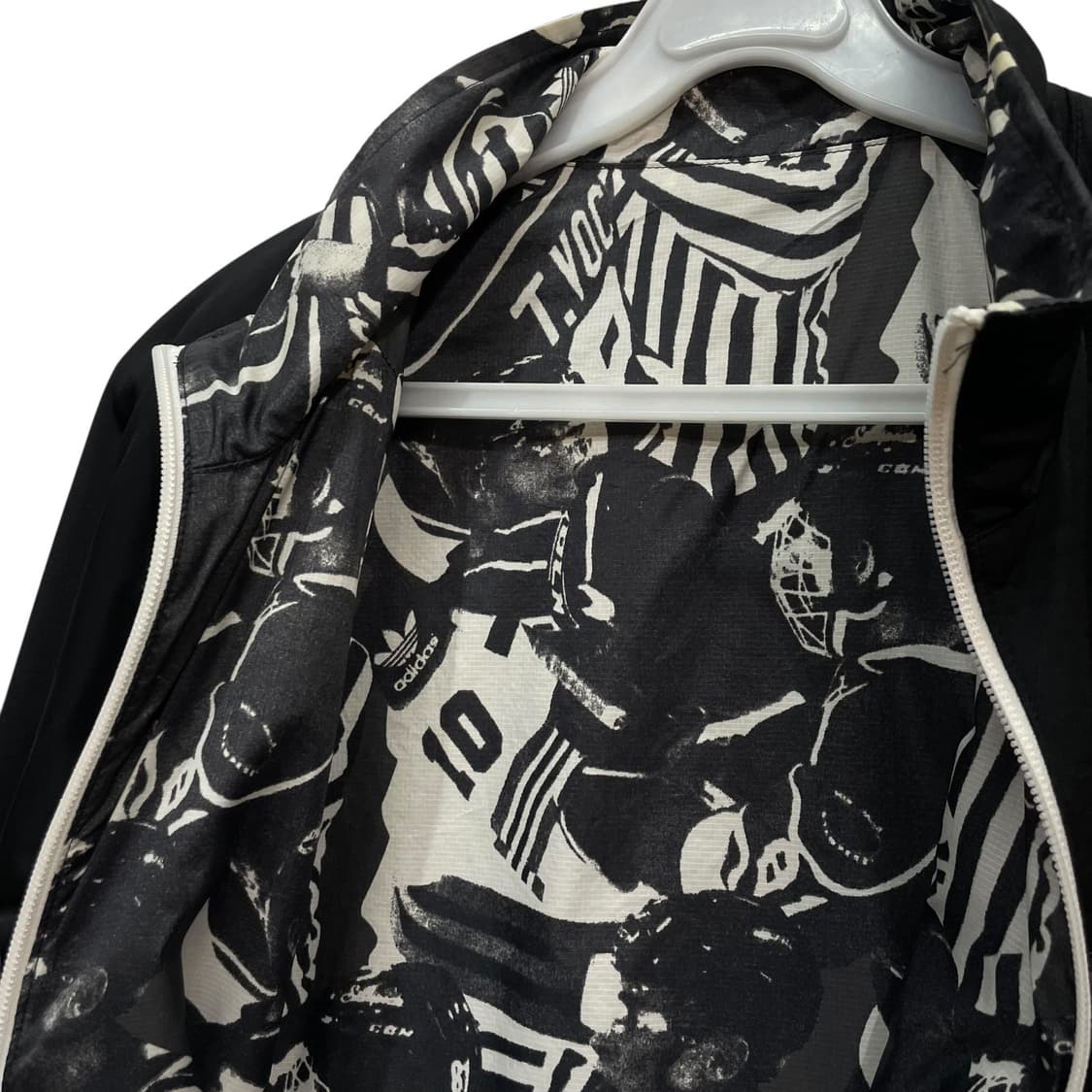 Adidas Originals Mono Track Jacket 상품이미지5